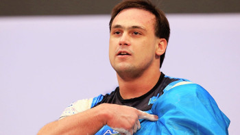 Фотография к новости: Илья Ильин просит казахстанцев помочь журналистке победить рак