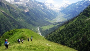 Фотография к новости: На туристов напали жители Алматинской области