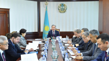 Фотография к новости: Нигматулин провел заседание Бюро Мажилиса