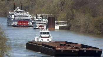 Фотография к новости:  РК увеличит объем грузоперевозок через водные пути России до 350 тысяч тонн