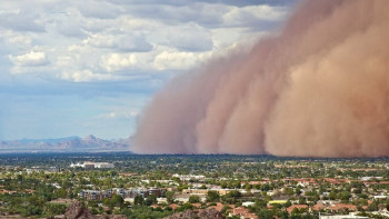 Фотография к новости: В двух областях Казахстана объявлено штормовое предупреждение