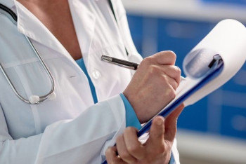 Фотография к новости: Обращаться к врачам за консультацией по менингиту призвал казахстанцев Бекшин