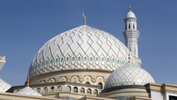 Фотография к новости: Ста имамам Казахстана перевели по 50 тыс тенге - ДУМК