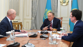 Фотография к новости: Келимбетов рассказал Назарбаеву о достижениях МФЦА 