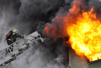 Фотография к новости: Мать-одиночка с тремя детьми осталась без крыши над головой в ЗКО