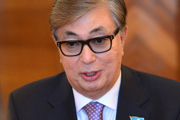 Фотография к новости: Токаев признался, как гонялся по казахской степи за шляпкой американского посла