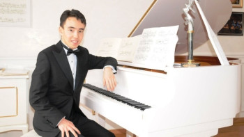 Фотография к новости: "Казахский Моцарт" сыграет на личном рояле Чайковского