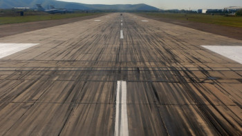 Фотография к новости: Выкатывание самолёта Airbus-320 в Астане: экипаж не справился с ветром 