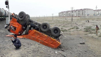 Фотография к новости: Поезд столкнулся с "КамАЗом" в Атырауской области