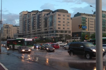 Фотография к новости: Улицы Астаны затопило после дождя