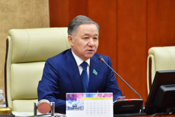 Фотография к новости: Нигматулин подвёл итоги работы очередной сессии Мажилиса