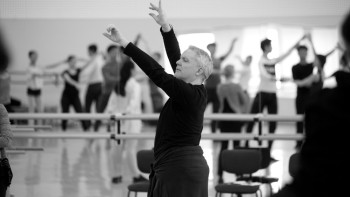 Фотография к новости: Постановщик балета "Манон" рассказал о работе с казахстанскими артистами