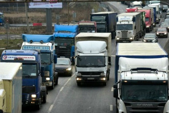 Фотография к новости: Актюбинцев просят помочь найти нападающих на дальнобойщиков