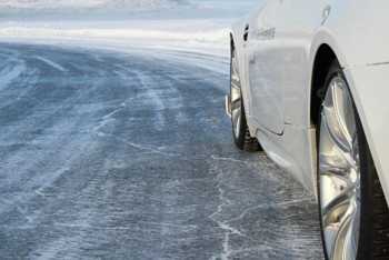 Фотография к новости: Об опасности гололеда предупредили столичные полицейские 