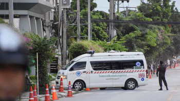 Фотография к новости: Туристический автобус перевернулся в Таиланде: 6 погибших, 50 пострадавших