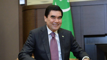 Фотография к новости: Пишет стихи и исполняет рэп с внуком: как отдыхает Президент Туркменистана