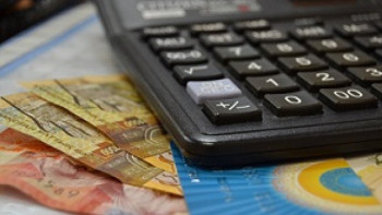 Фотография к новости: Туркестанские чиновники оказались в списке должников по налогам из-за 300 тенге