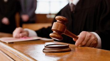 Фотография к новости: Суд оправдал экс-главу комитета Минздрава по делу о получении взятки в 100 тыс долларов