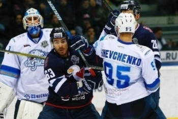 Фотография к новости: «Барыс» впервые за четыре года выиграл в Словакии  