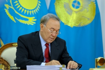 Фотография к новости: Поправки по вопросам выборного законодательства утвердил Назарбаев