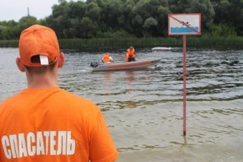 Фотография к новости: Как оказать первую медицинскую помощь при утоплении рассказали в КЧС