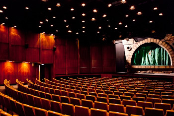 Фотография к новости: Праздновать дни рождения в театре предложил акмолинцам глава института "Рухани жаңғыру"