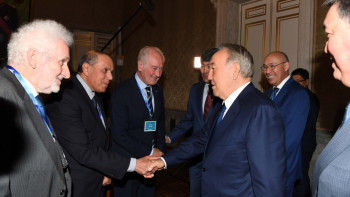 Фотография к новости: Назарбаев встретился с главой Ассоциации центров международной торговли в Брюсселе 