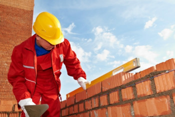 Фотография к новости: На строителей обучаться не хотят – директор столичного центра занятости