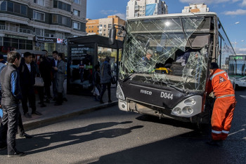 Фотография к новости: Два человека продолжают находиться в тяжёлом состоянии после массового ДТП в столице 