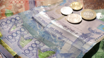 Фотография к новости: Для 2 млн казахстанцев налоговая нагрузка снижена в 10 раз 