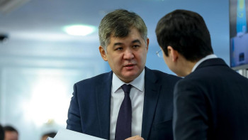 Фотография к новости: Биртанов потребовал ужесточить контроль за внедрением нового стандарта скорой помощи 