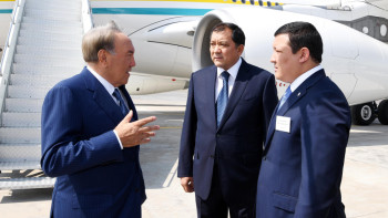 Фотография к новости: Назарбаев прибыл с рабочим визитом в Атырау