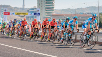 Фотография к новости: Участники "Тур Алматы-2018" преодолевают наиболее сложную дистанцию велогонки