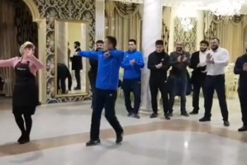 Фотография к новости: Танцующие лезгинку казахстанские боксеры набирают популярность в интернете