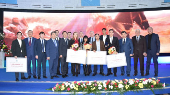 Фотография к новости: Лучших молодых писателей и поэтов наградили в Астане