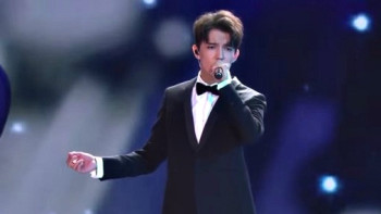 Фотография к новости: Видел бы это Басков - Димаш Кудайберген "взорвал" зал на "Новой волне" в Сочи