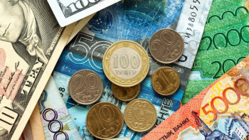 Фотография к новости: Курс доллара составил 359 тенге в Казахстане