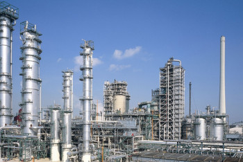 Фотография к новости: Предварительной причиной пожара на ПНХЗ стал 40-летний трубопровод