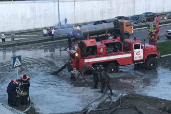 Фотография к новости: Последствия непогоды устраняют cпасатели Семея 