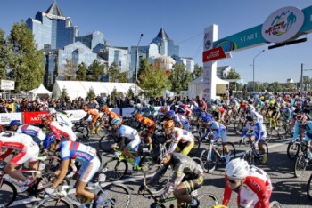 Фотография к новости: Память легендарного казахстанского велогонщика почтят на "Тур Алматы -2018"