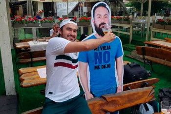 Фотография к новости: Мексиканцы привезли картонную копию не приехавшего на ЧМ- 2018 друга