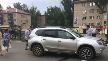 Фотография к новости: Ехали на свадьбу: главврач районной больницы сбил женщину в Уральске