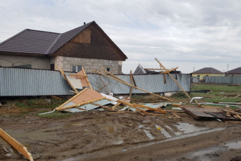 Фотография к новости: Ураган в Астане: пострадали близлежащие районы города