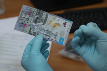 Фотография к новости: В изготовлении фальшивых купюр подозревают жителя Жезказгана