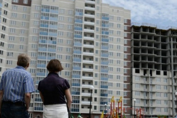 Фотография к новости: Алматинские дольщики обвинили экс-депутата в присвоении их денег