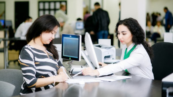 Фотография к новости: Госслужащие должны получать госуслуги только в электронном формате, не посещая ЦОН – АДГСПК
