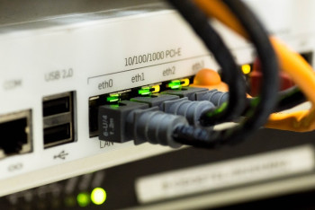 Фотография к новости: Почти 1300 сел обеспечат широкополосным интернетом - Даленов 