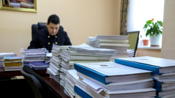 Фотография к новости: Трудовые права судей и их секретарей нарушаются – общественник