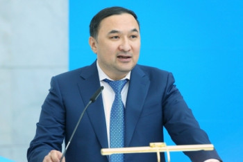 Фотография к новости: Ержан Бабакумаров: Книга «Эра Независимости» содержит бесценный опыт госуправления