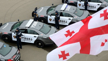 Фотография к новости: Грузинская формула успеха: полицейские не берут деньги, потому что боятся потерять уважение